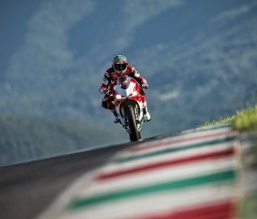 开云APP-阿根廷制霸葡萄牙，当探戈舞步踏碎F1引擎轰鸣，伊萨克在巴林接管的不只是比赛