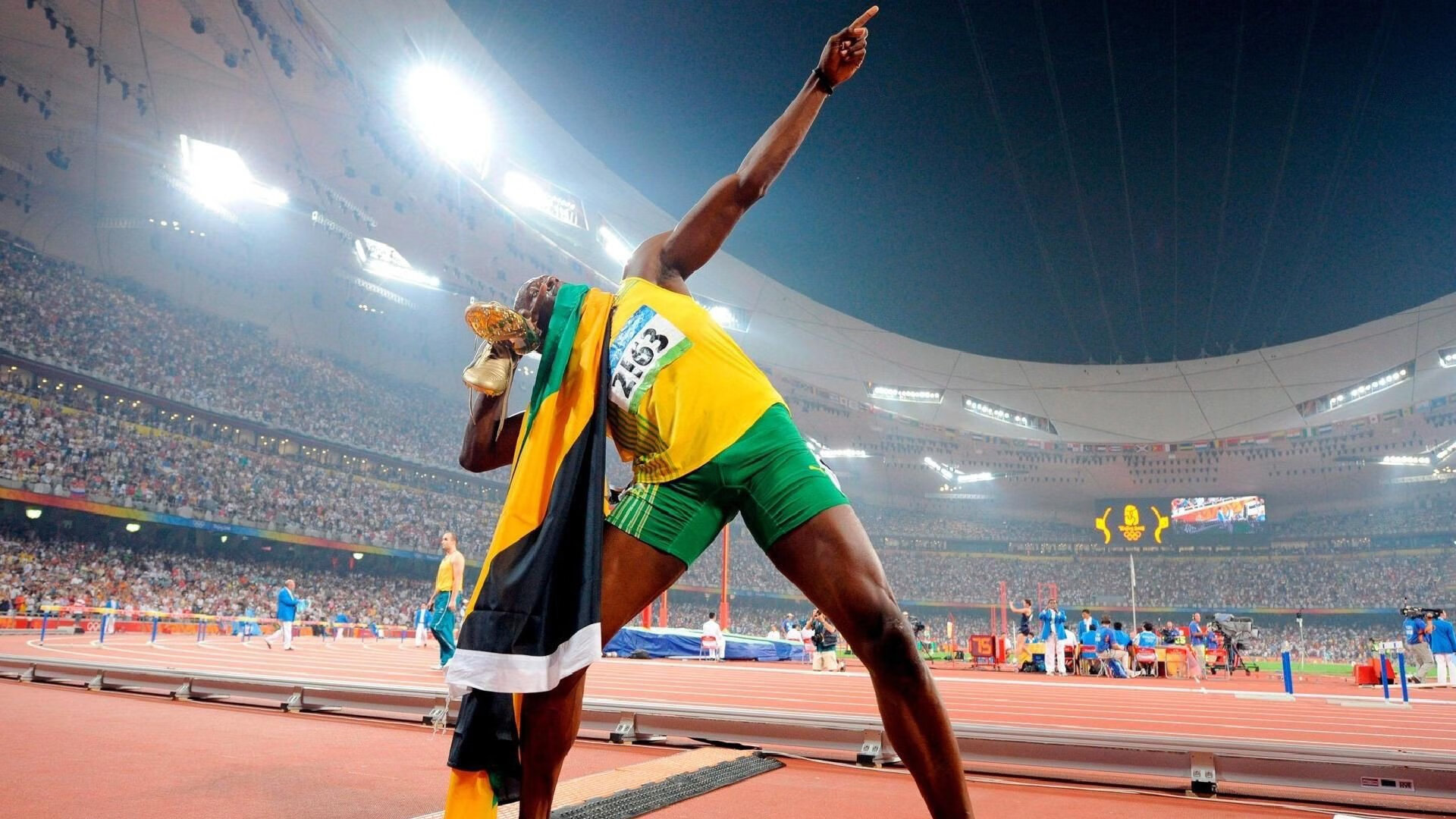 内马尔魔法觉醒，巴黎圣日耳曼用艺术足球轰垮加拿大铁壁