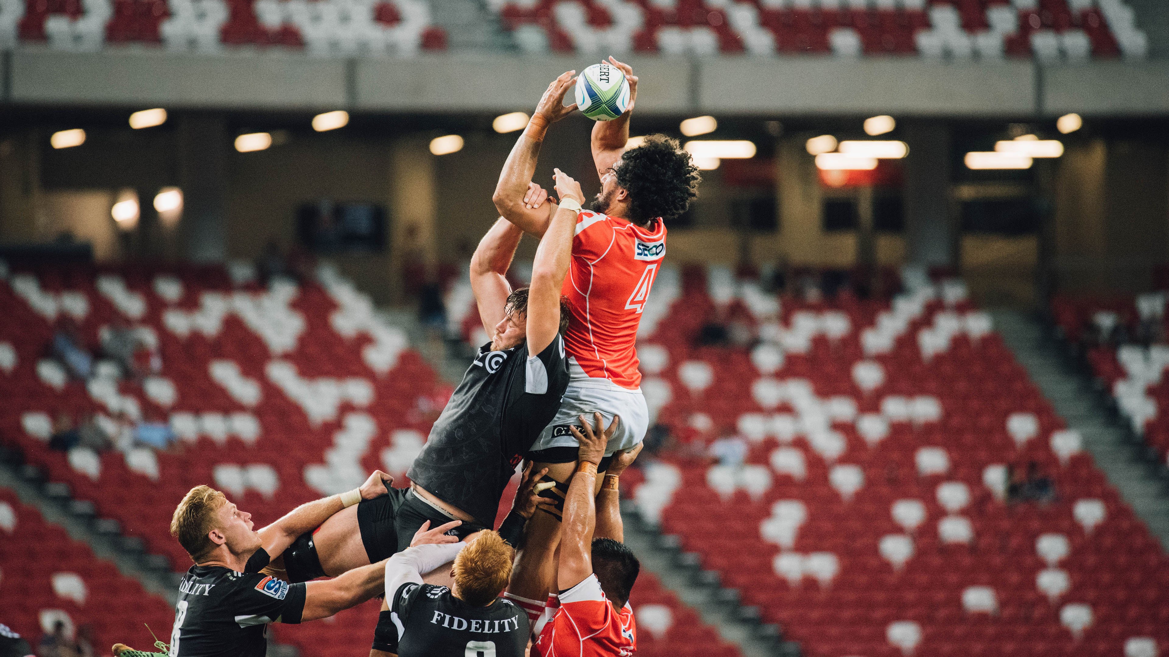 76人打穿公牛，拉文成为关键先生